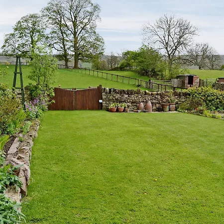 Holiday home Barnside